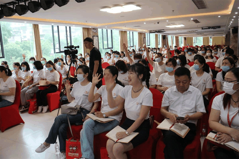 百年教育 | 业务学习提技能 助力孩子们暑期成绩再飙升