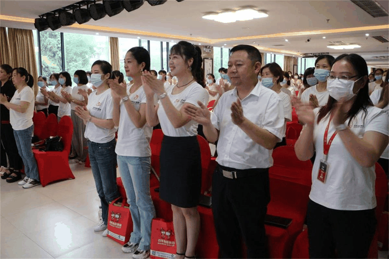 百年教育 | 业务学习提技能 助力孩子们暑期成绩再飙升